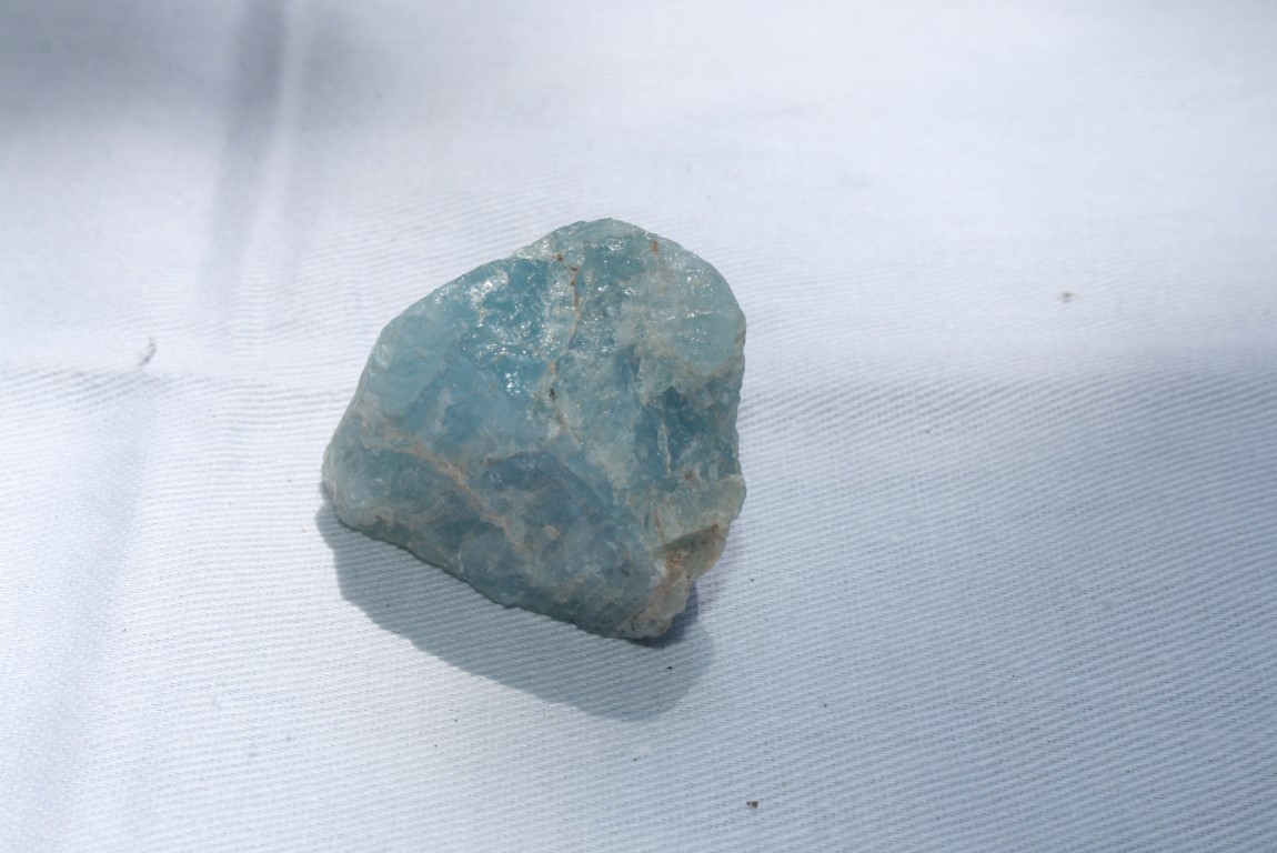 Aquamarine Gemstone dispels anger and fear 4995